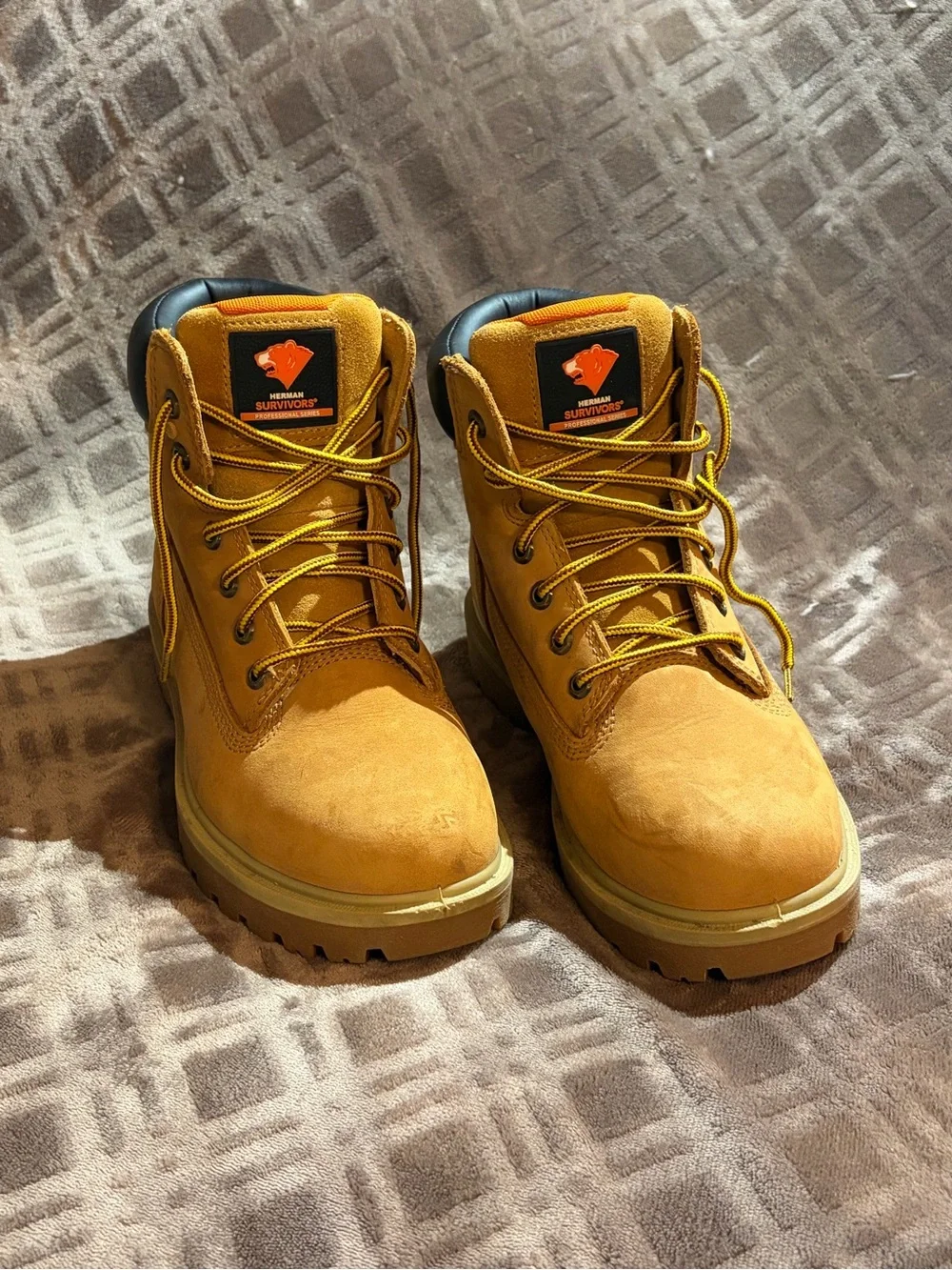 Men's Nubuck Work Boots in Wheat